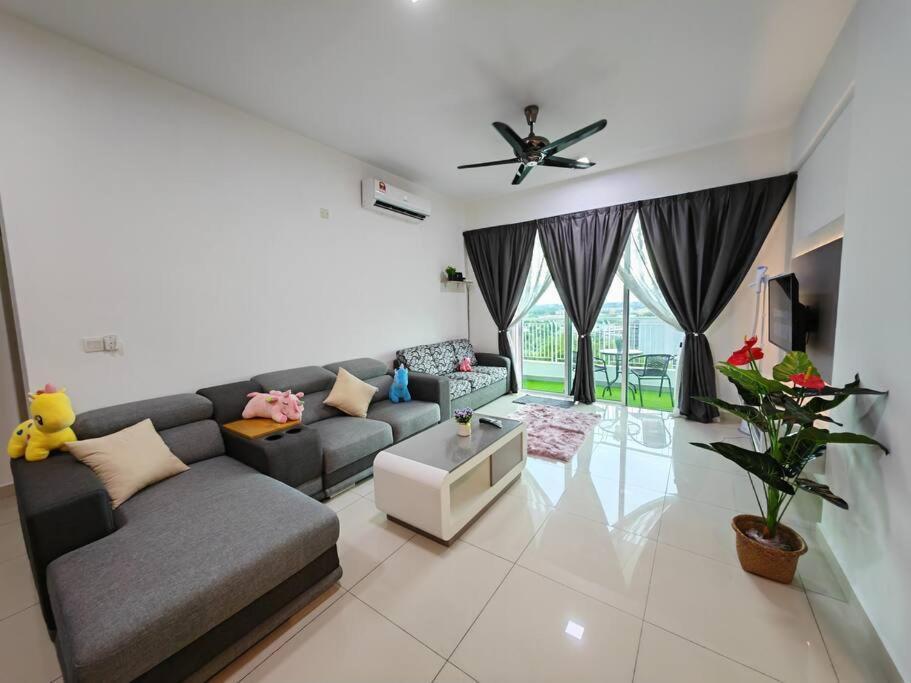 Dfestivo Comfort 10pax 3room 3bth Pangsapuri Ipoh
